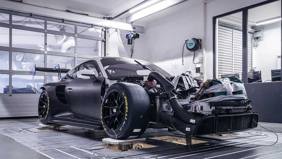 Motorsport > 7-Post Test Rig > SF 5 > 4-/7-Post > 4-Post with Aero